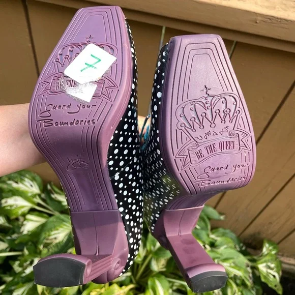 FLUEVOG - John Fluevog shoes bought at the original store in Vancouver, BC. - Picture 6 of 10